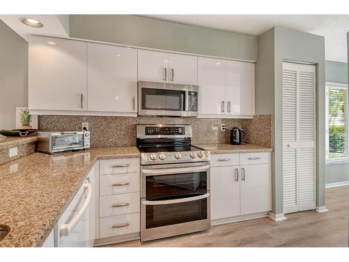 4920 Linsey Court Sarasota FL 34243 A4663755 image5