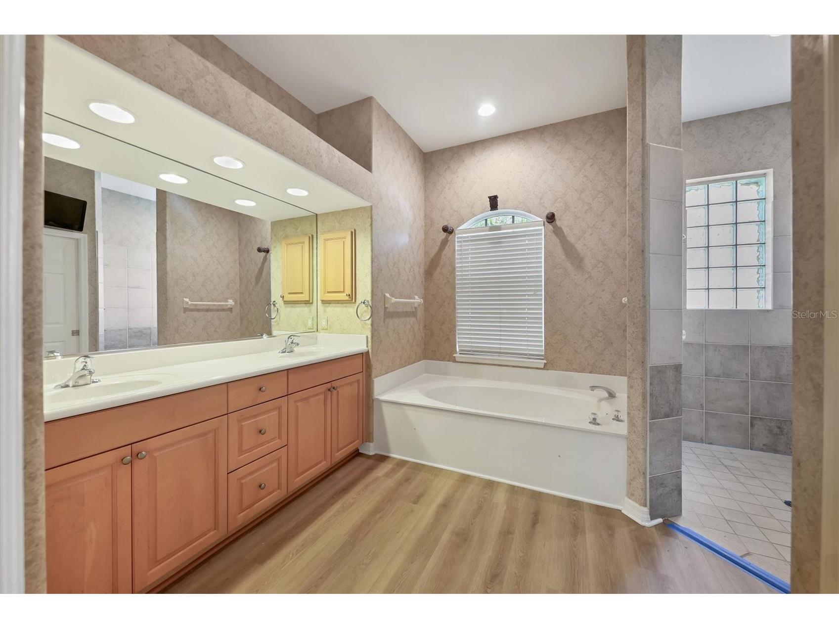 4920 Old Oakleaf Drive Sarasota FL 34233 A4686172 image24