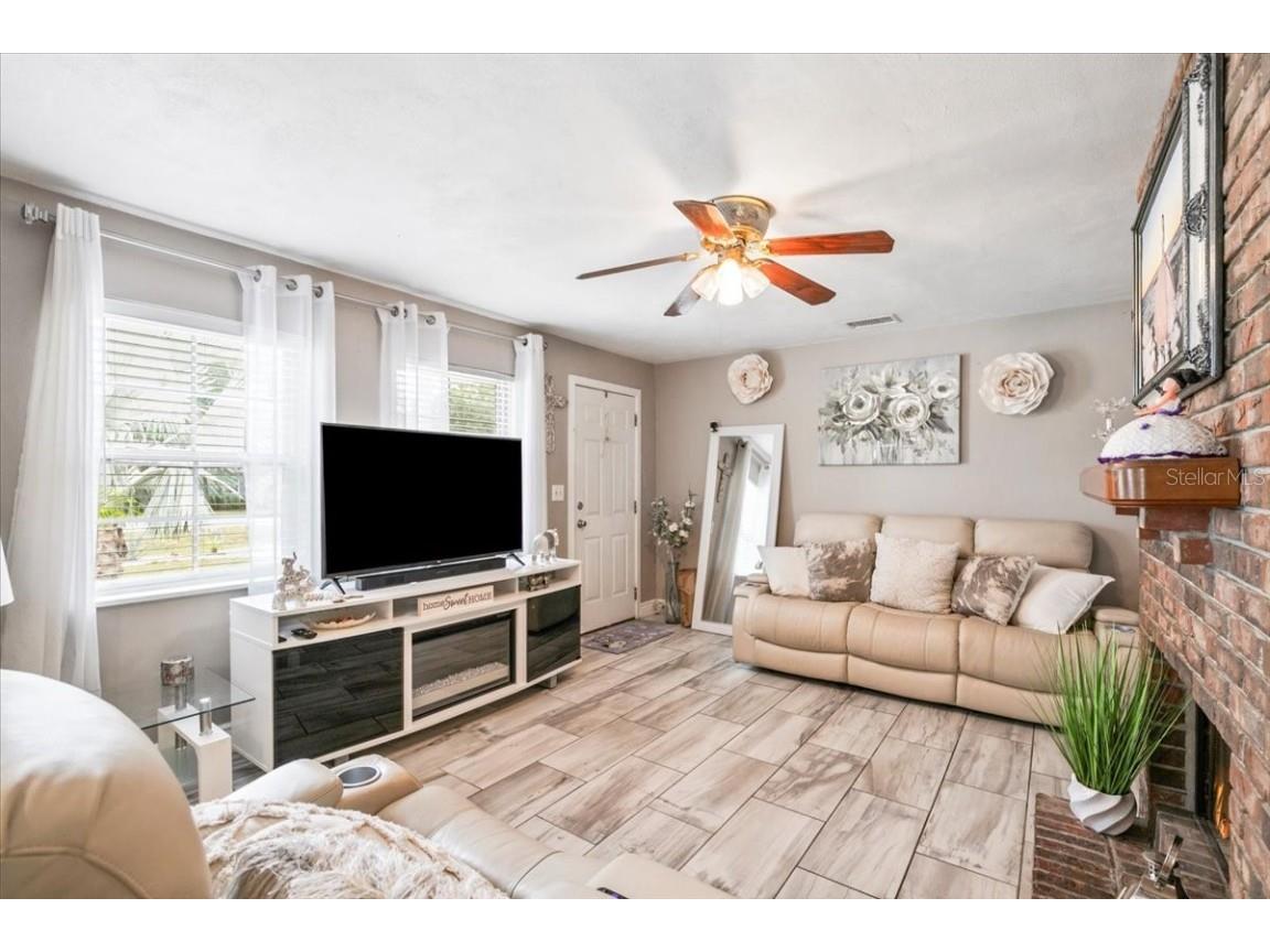 4922 18th Street E Bradenton FL 34203 A4651445 image2