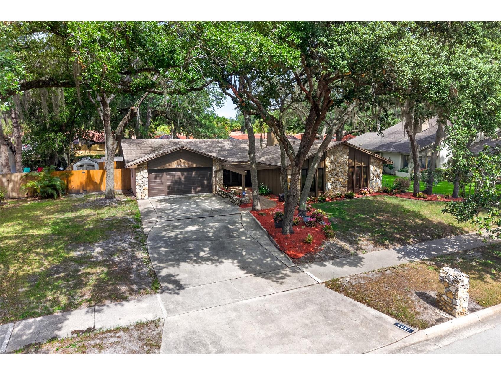 4922 Briar Oaks Circle Orlando FL 32808 O6414887 image2