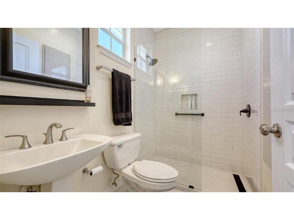 4922 Commonwealth Drive Sarasota FL 34242 - GRAND CANAL A4666313 image33