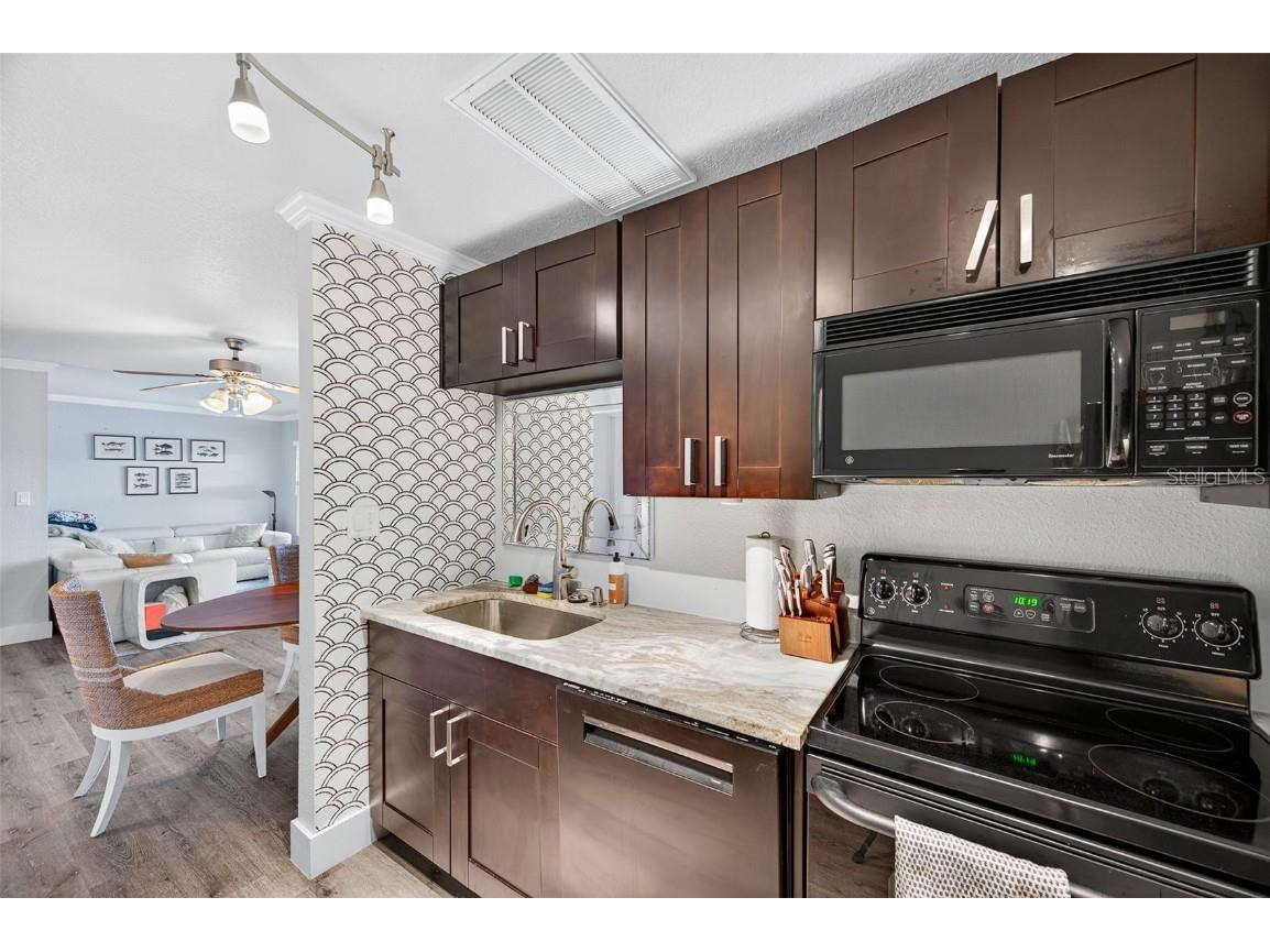 4924 Beach Drive SE #F Saint Petersburg FL 33705 TB8437504 image10