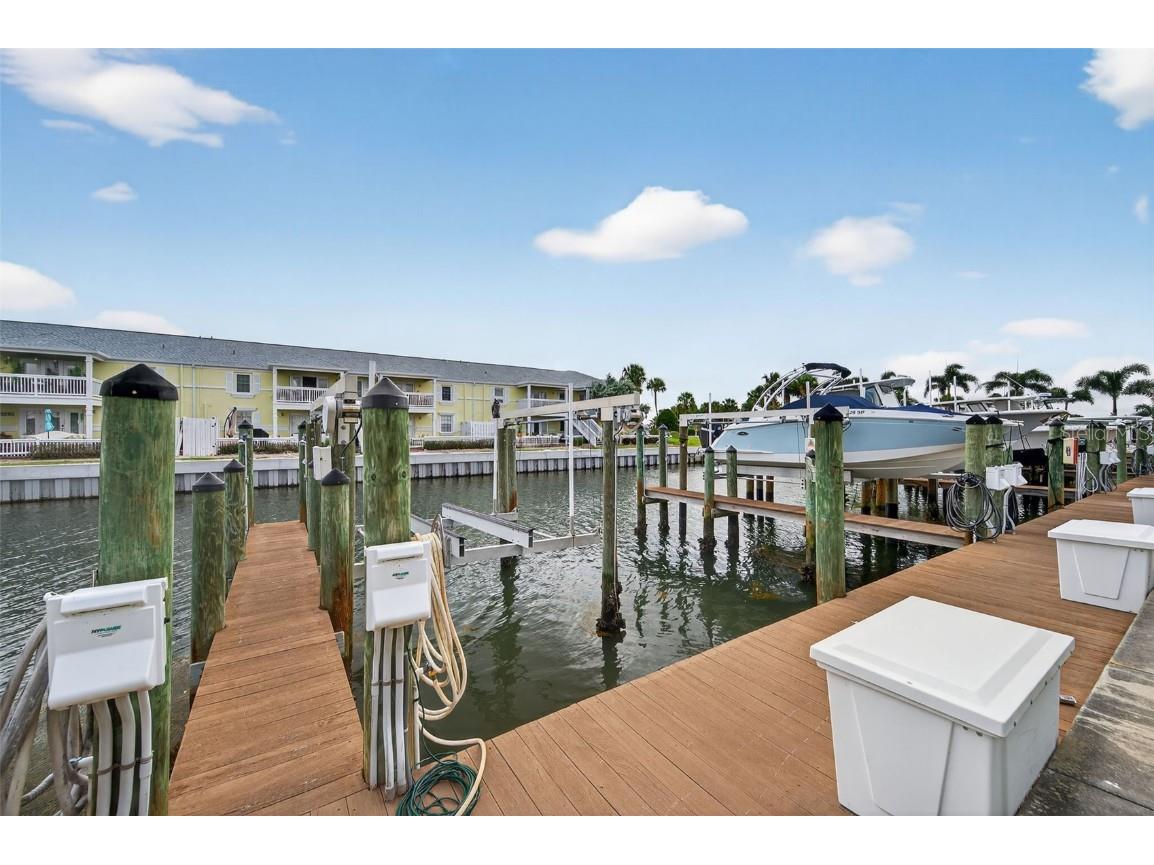 4924 Beach Drive SE #F Saint Petersburg FL 33705 TB8437504 image23