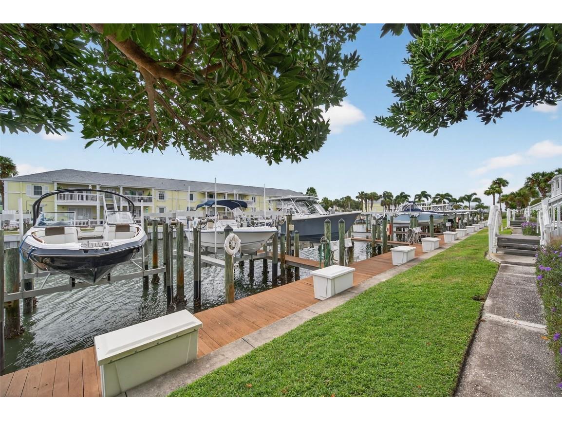 4924 Beach Drive SE #F Saint Petersburg FL 33705 TB8437504 image24