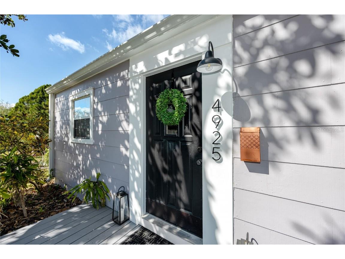 4925 16th Avenue N Saint Petersburg FL 33710 TB8354650 image1