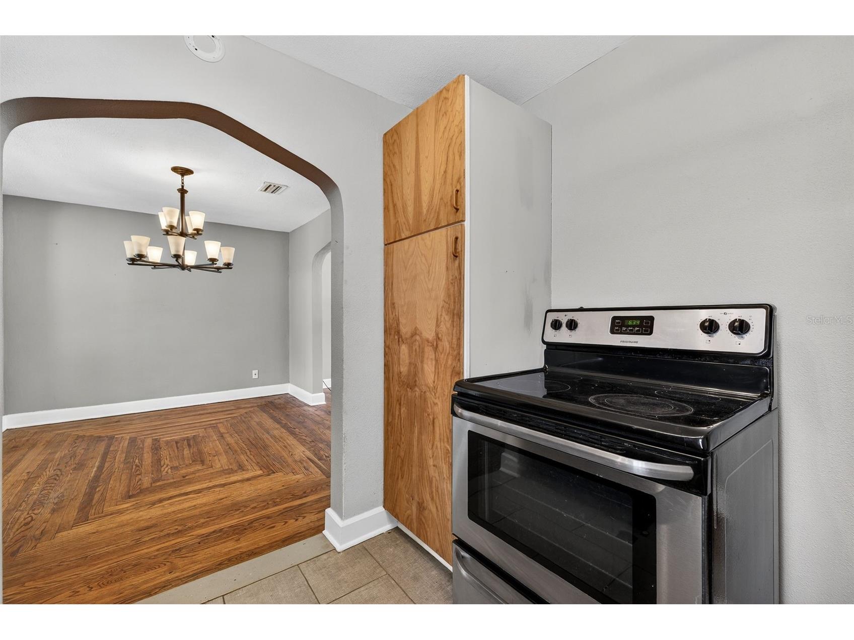 4925 2nd Avenue S Saint Petersburg FL 33707 TB8504990 image10