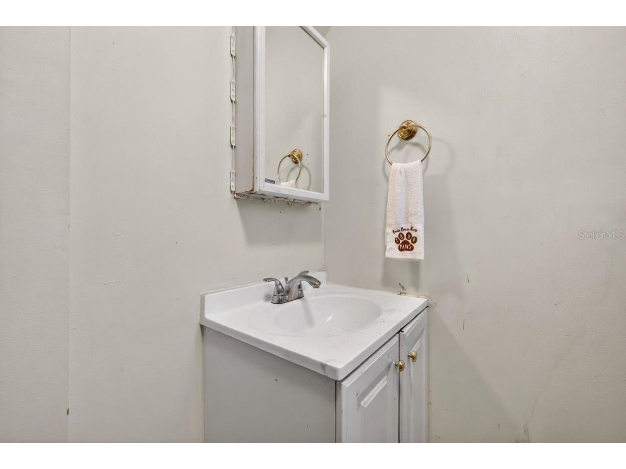 4925 2nd Avenue S Saint Petersburg FL 33707 TB8504990 image32