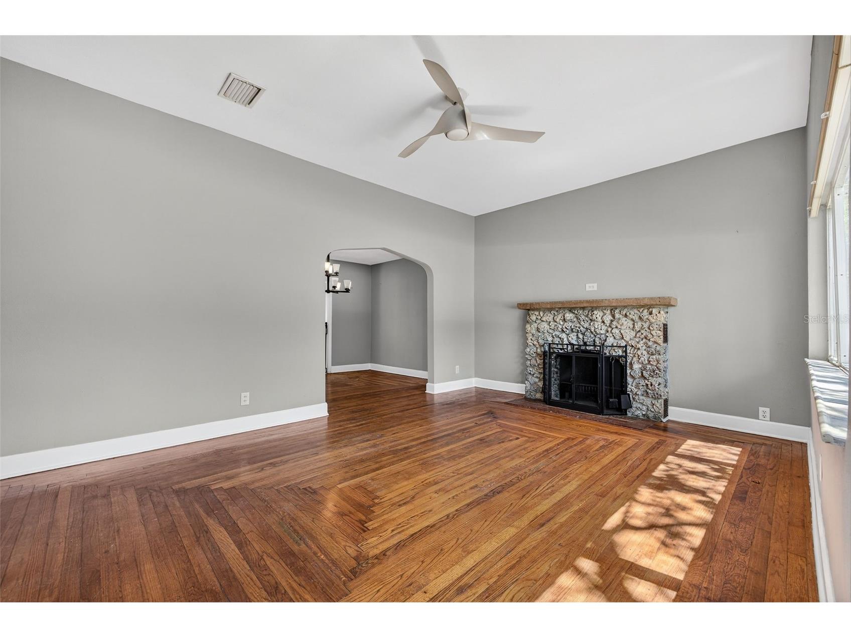 4925 2nd Avenue S Saint Petersburg FL 33707 TB8504990 image4