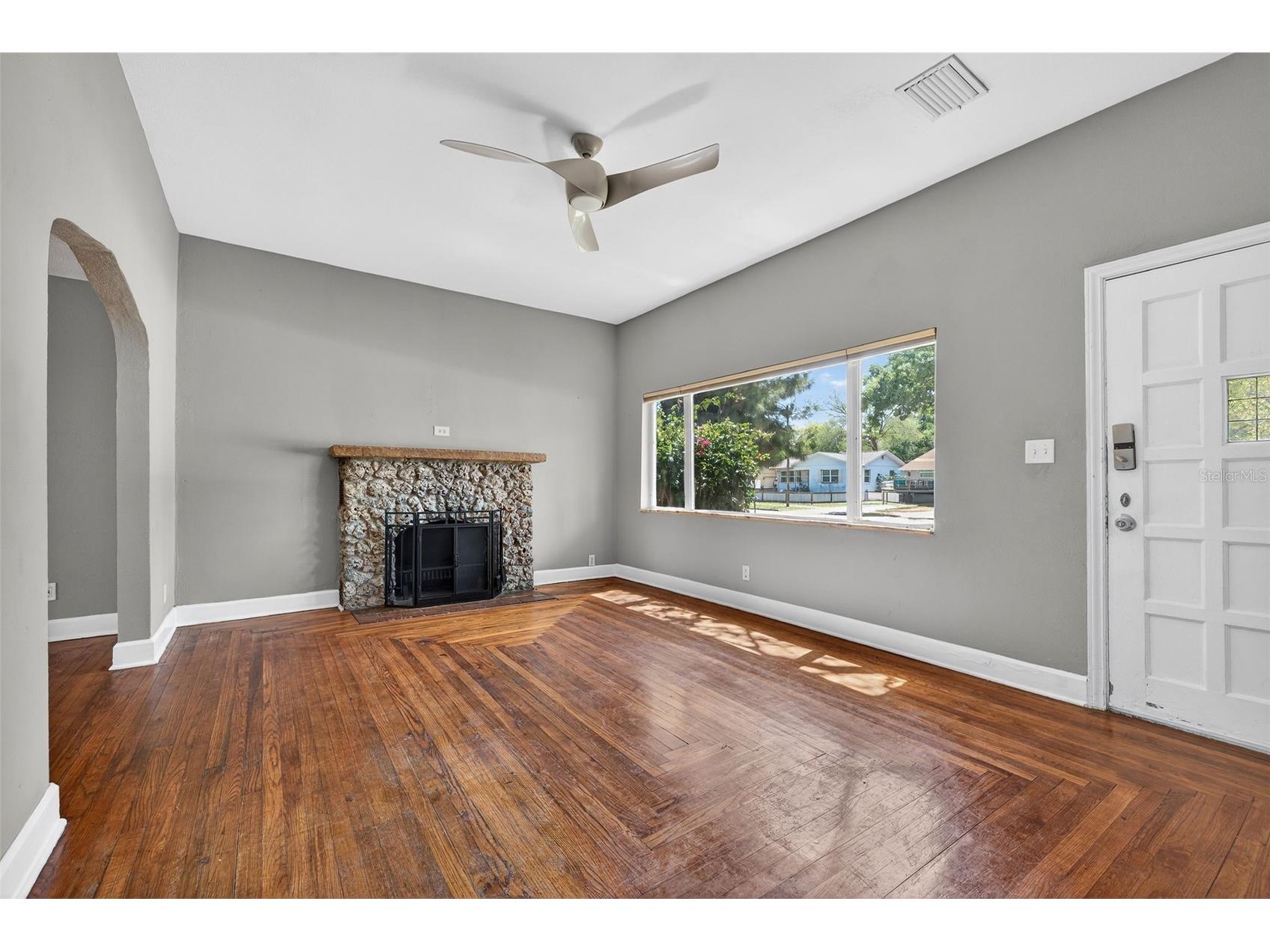4925 2nd Avenue S Saint Petersburg FL 33707 TB8504990 image5