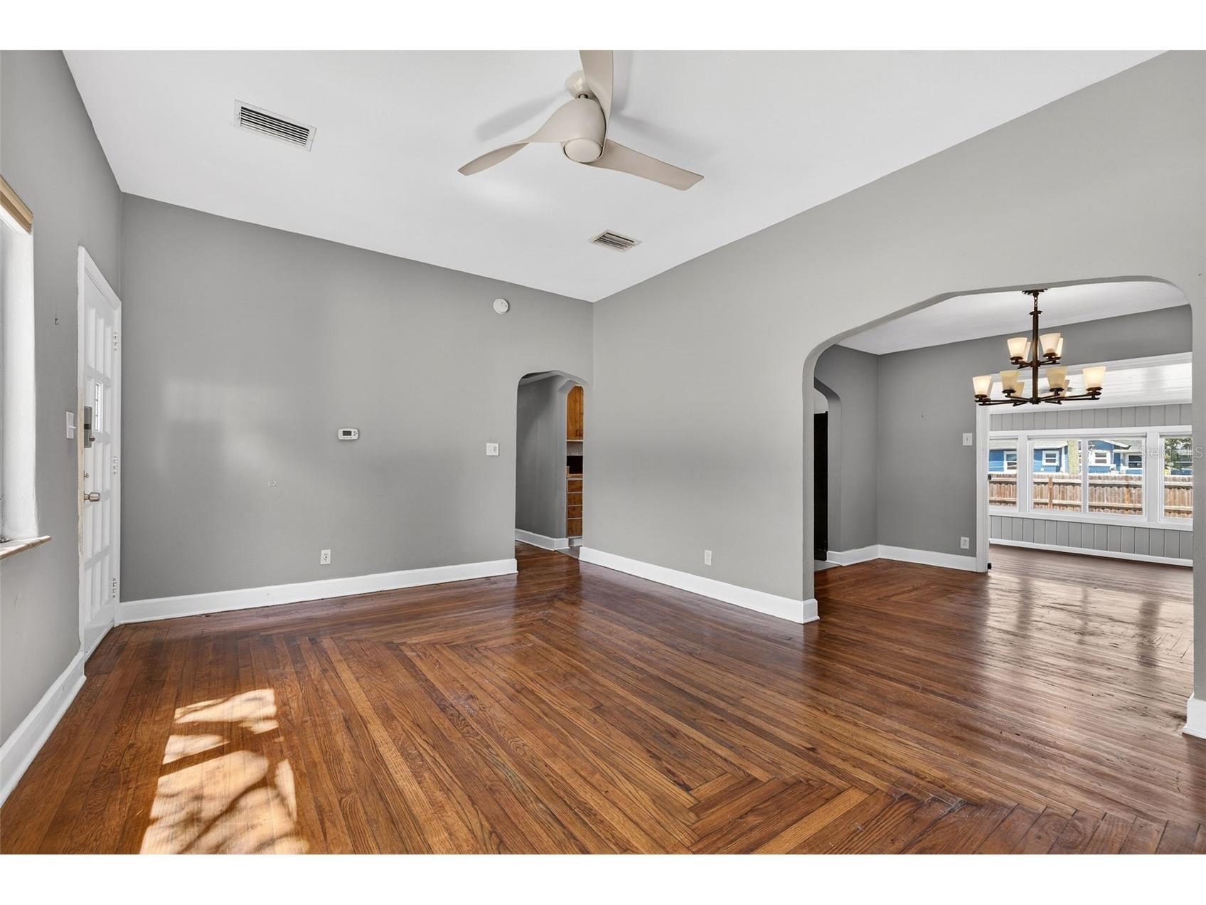4925 2nd Avenue S Saint Petersburg FL 33707 TB8504990 image6
