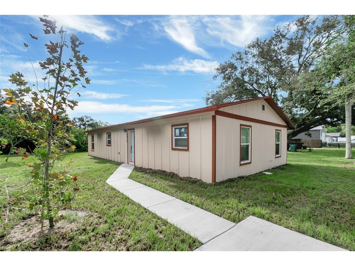 4925 69th Street N Saint Petersburg FL 33709 TB8300185 image1