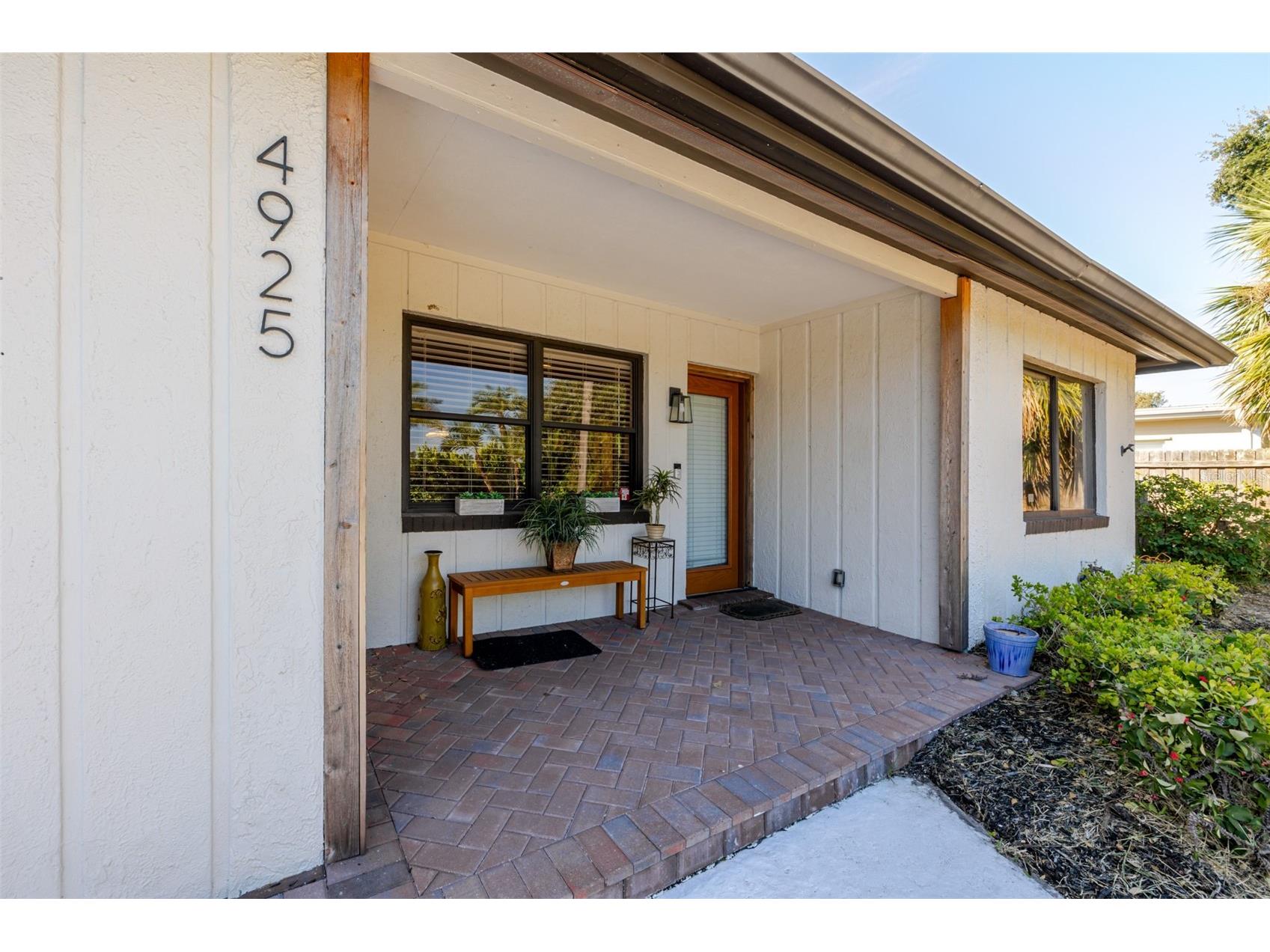 4925 Remington Drive Sarasota FL 34234 A4682036 image2