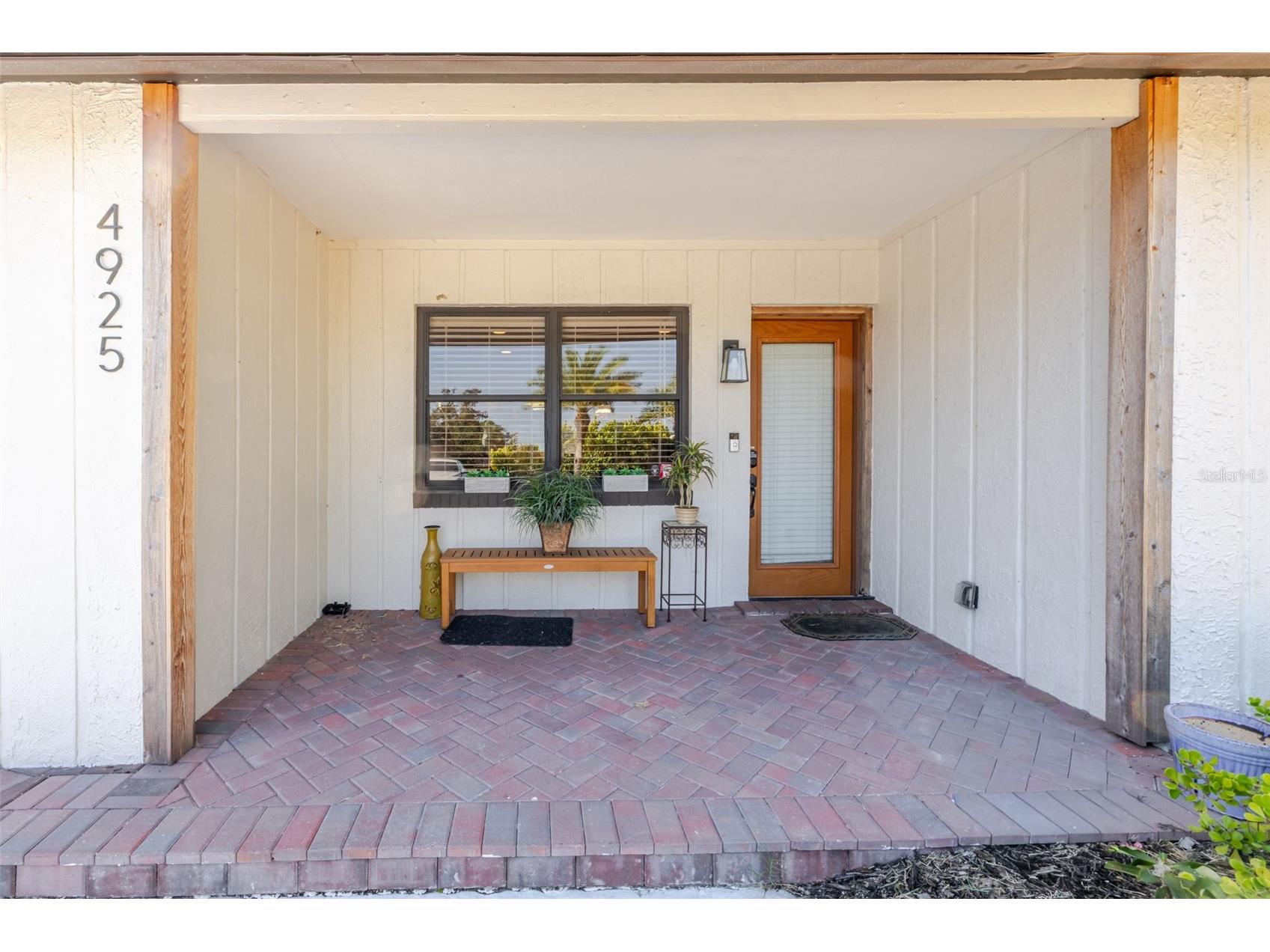 4925 Remington Drive Sarasota FL 34234 A4685614 image2