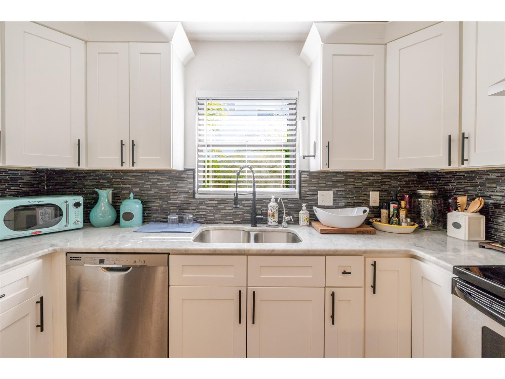 4925 Remington Drive Sarasota FL 34234 A4685614 image20