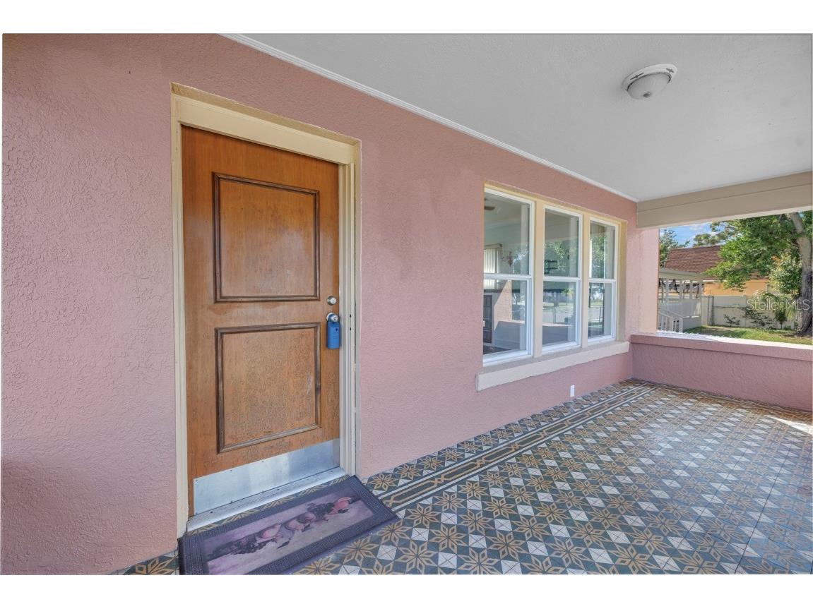 4926 4th Avenue S Saint Petersburg FL 33707 TB8436297 image2