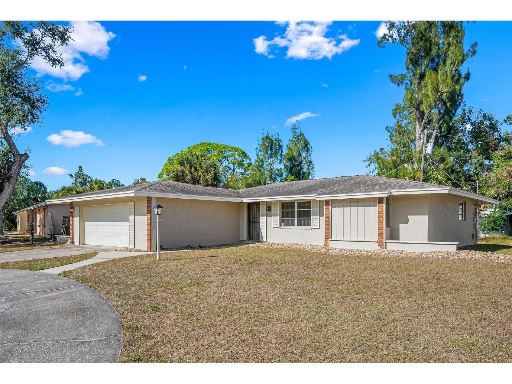 4927 Live Oak Drive Sarasota FL 34232 A4675632 image1