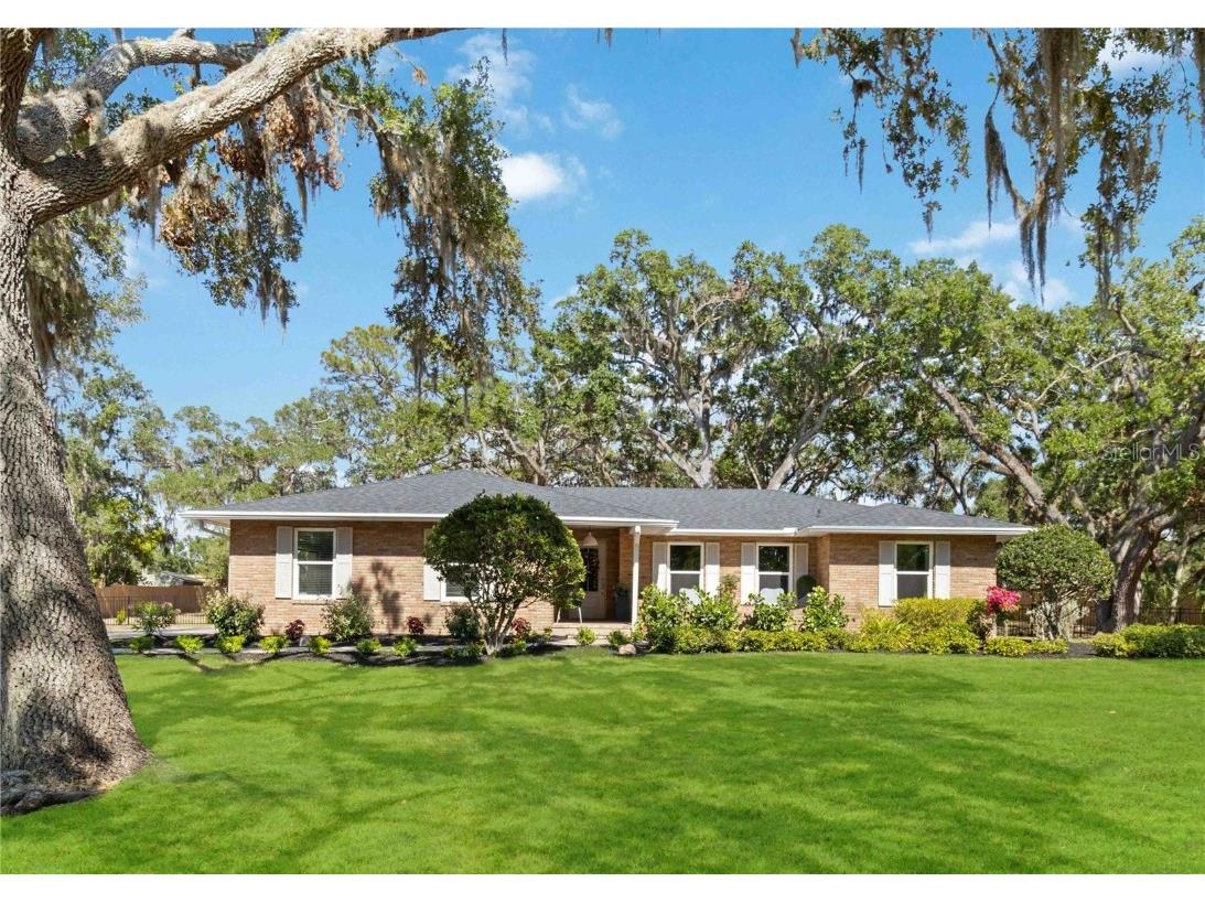 4928 Hidden Oaks Trail Sarasota FL 34232 A4651852 image1