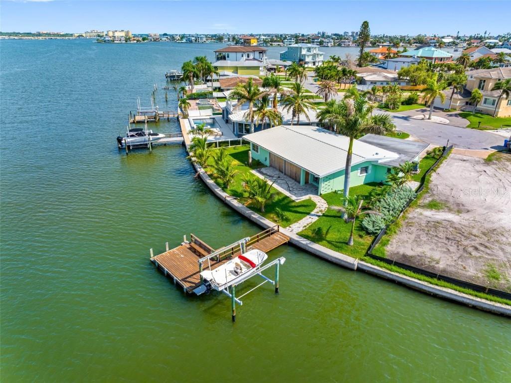 493 Bath Club Boulevard N North Redington Beach FL 33708 TB8423082 image2