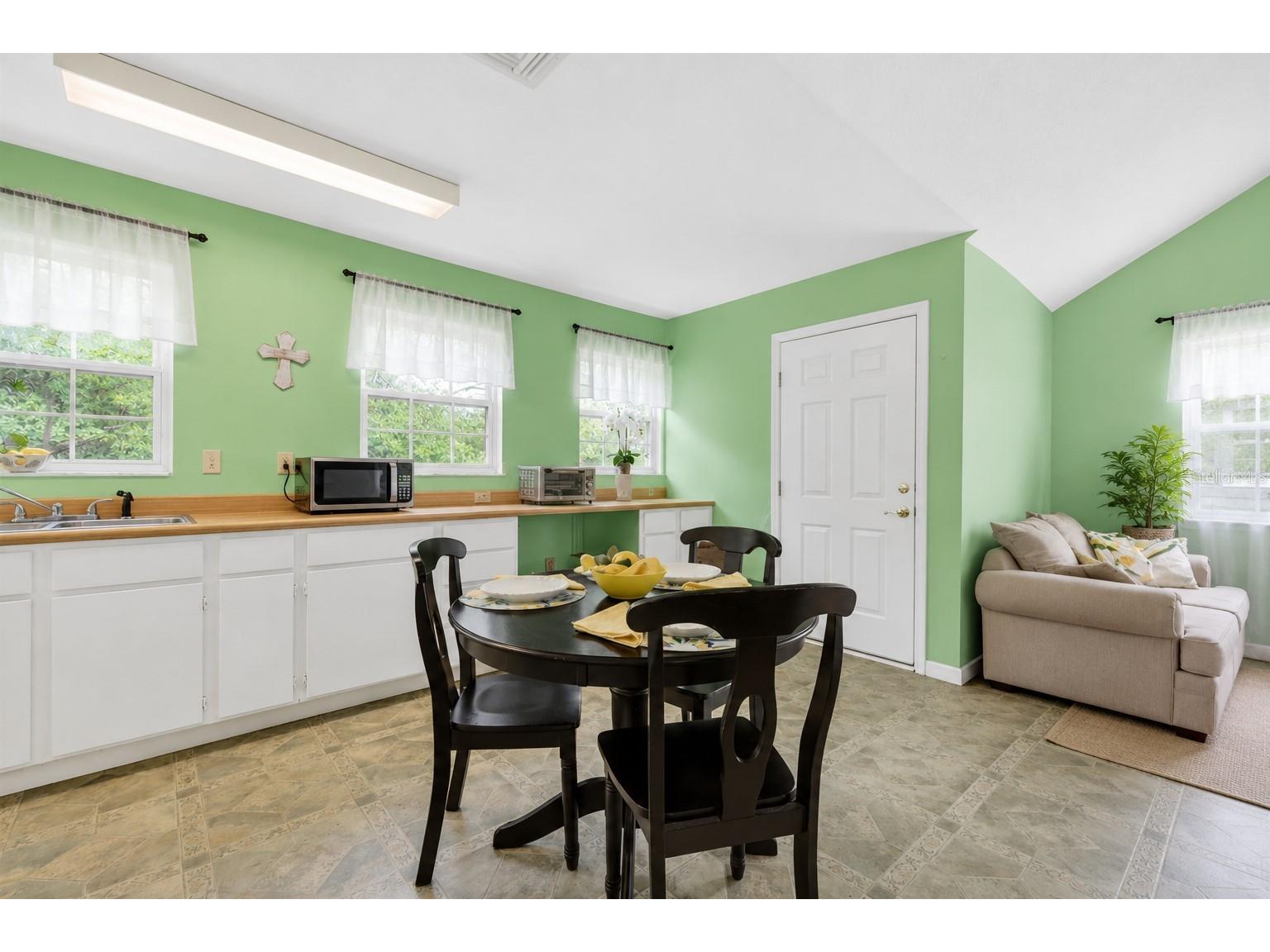 493 Malauka Loop Ocklawaha FL 32179 - LAKE LEON G5112490 image33