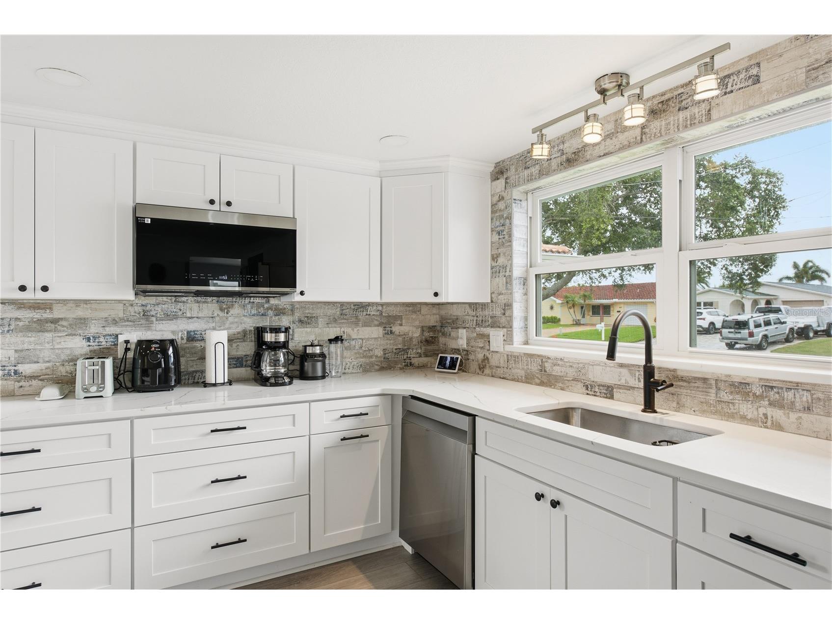 4930 Pompano Drive New Port Richey FL 34652 L4963469 image18