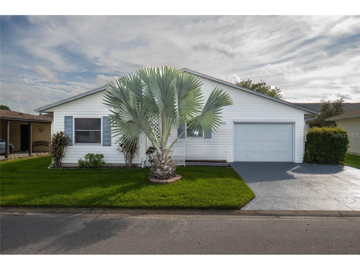 4932 Colonnades Club Boulevard Lakeland FL 33811 L4939257 image1