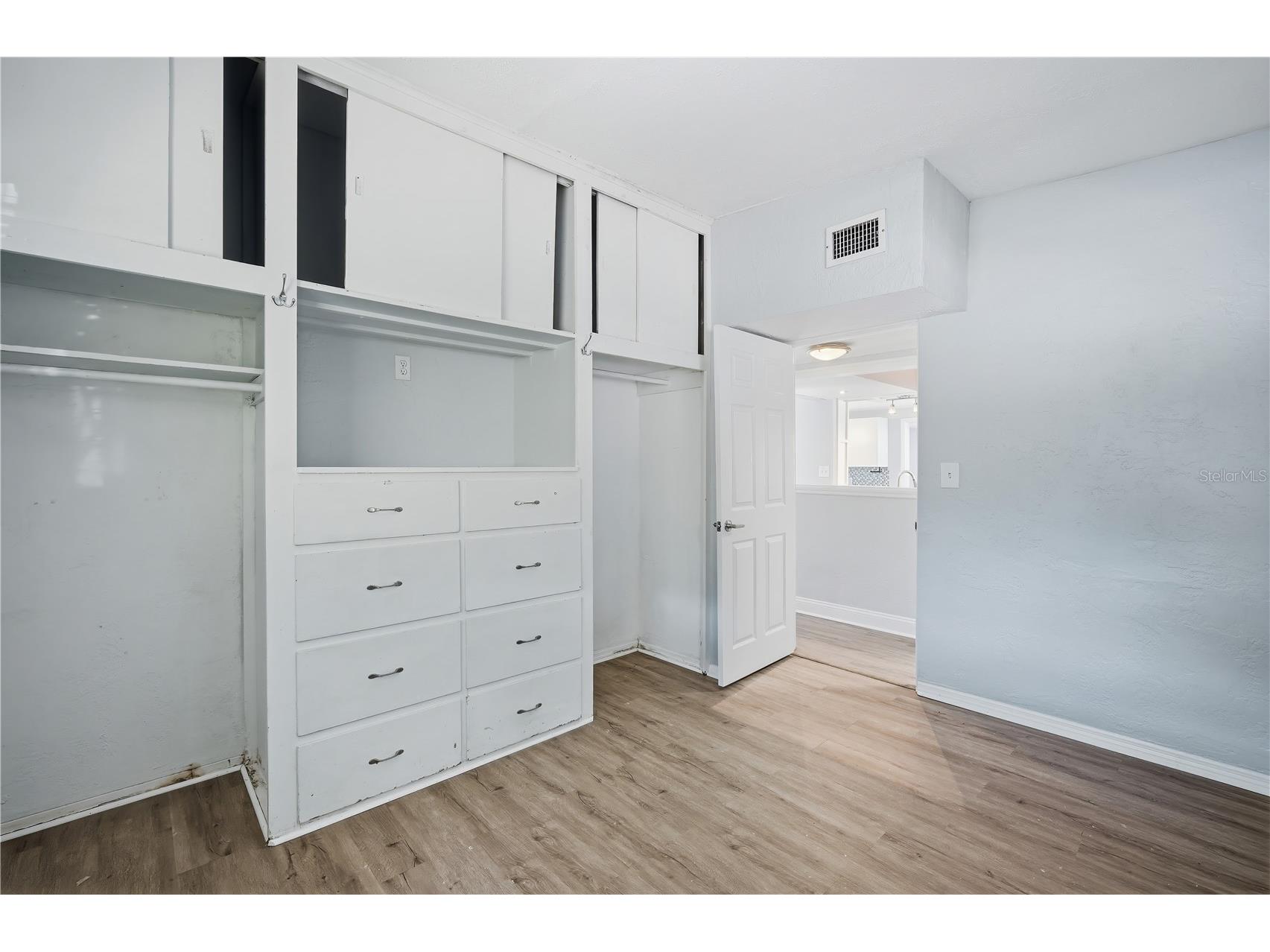 4933 13th Avenue S Gulfport FL 33707 TB8493529 image17