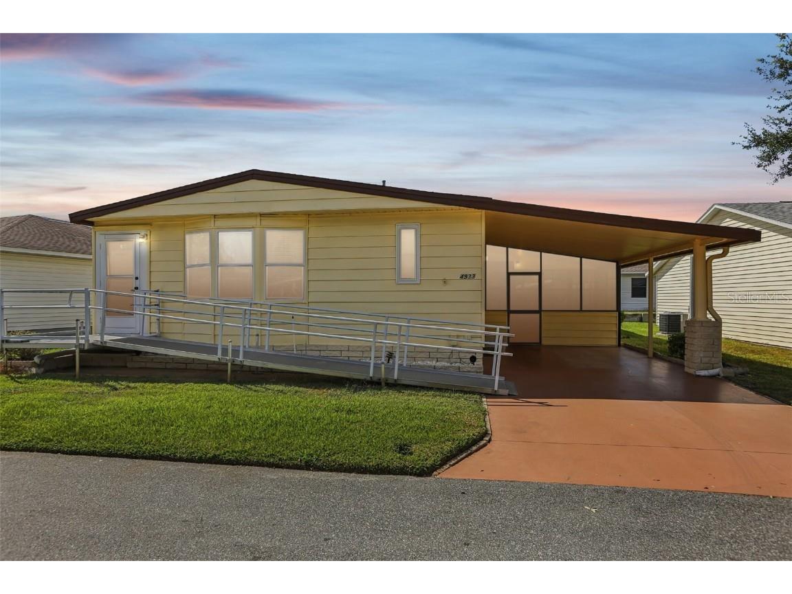 4933 Colonnades Circle E Lakeland FL 33811 A4669591 image1