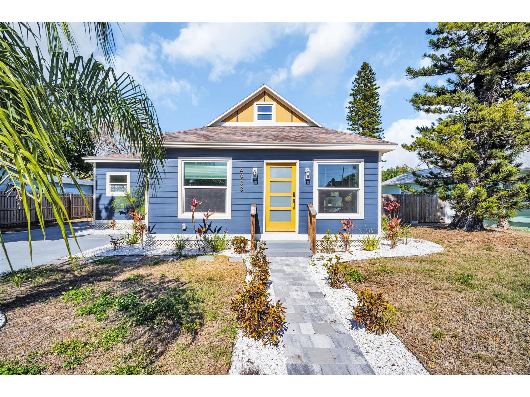 4933 Newton Avenue S Gulfport FL 33707 TB8467637 image1