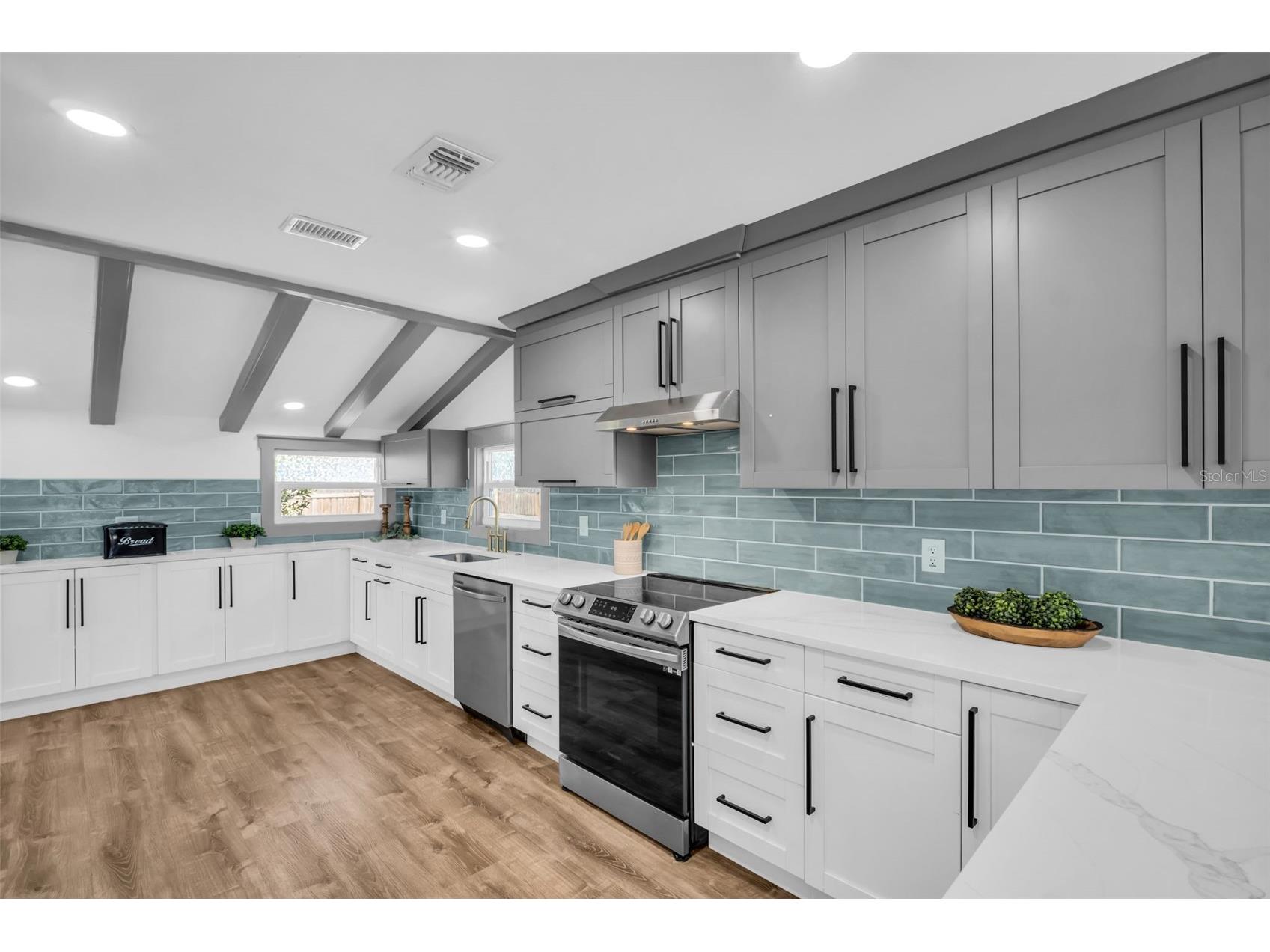 4933 Newton Avenue S Gulfport FL 33707 TB8467637 image8