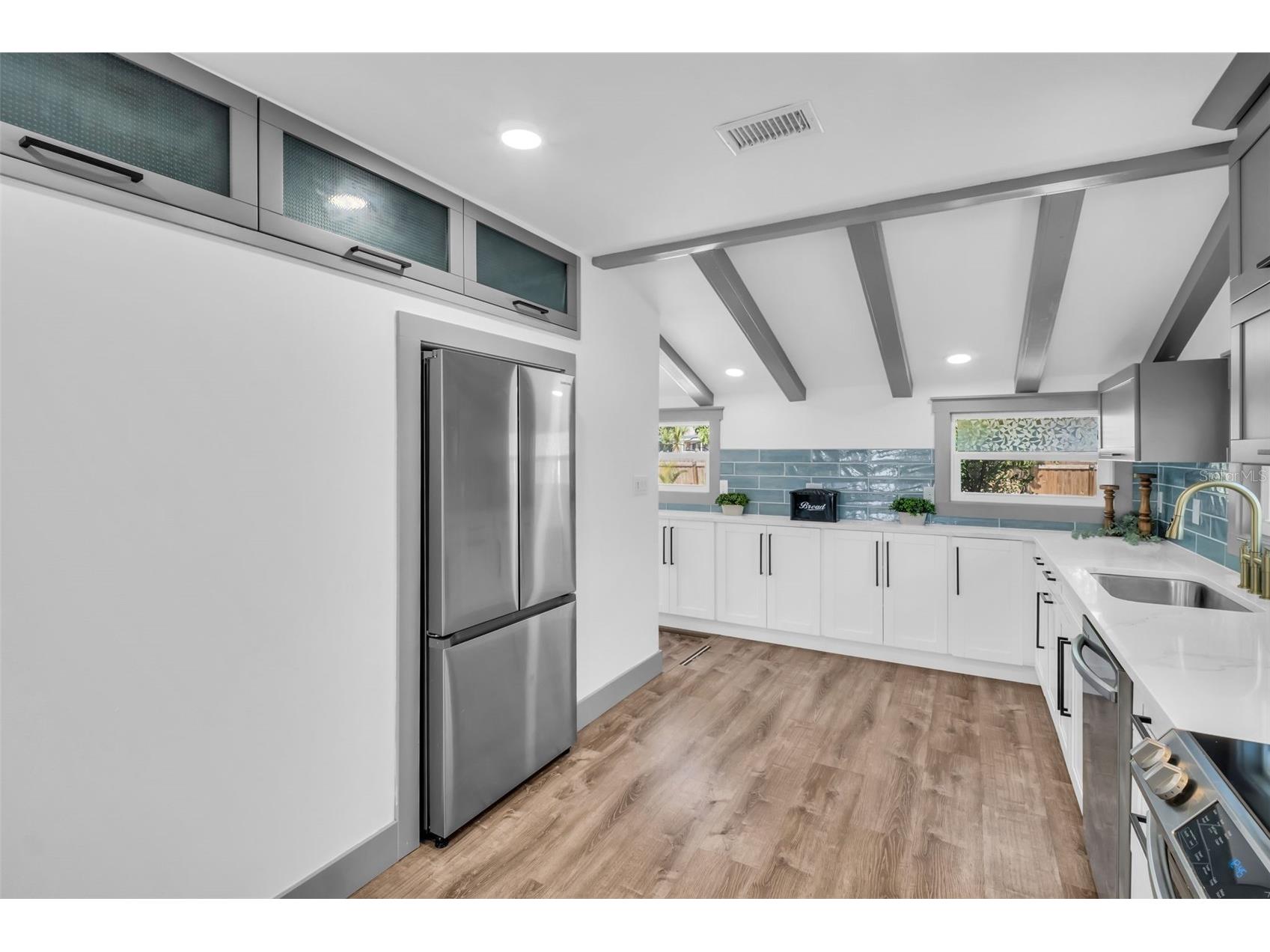 4933 Newton Avenue S Gulfport FL 33707 TB8467637 image9