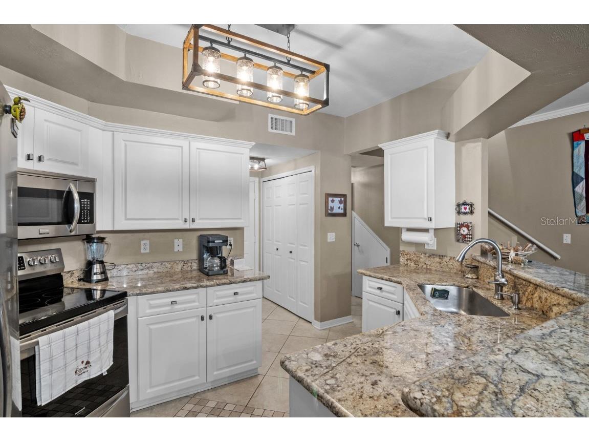 4933 NW 1st Place #110 Gainesville FL 32607 GC535252 image8