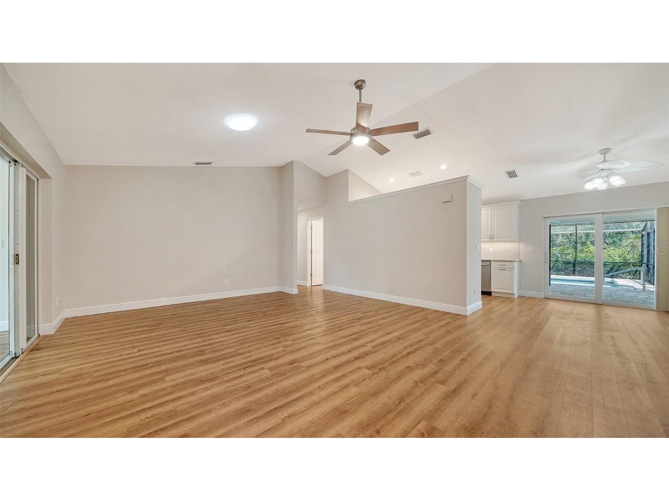 4933 Rutland Gate Sarasota FL 34235 A4661178 image3