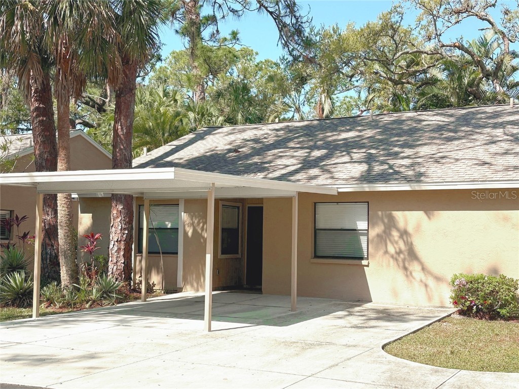 4933 Village Gardens Drive #211 Sarasota FL 34234 A4667888 image1