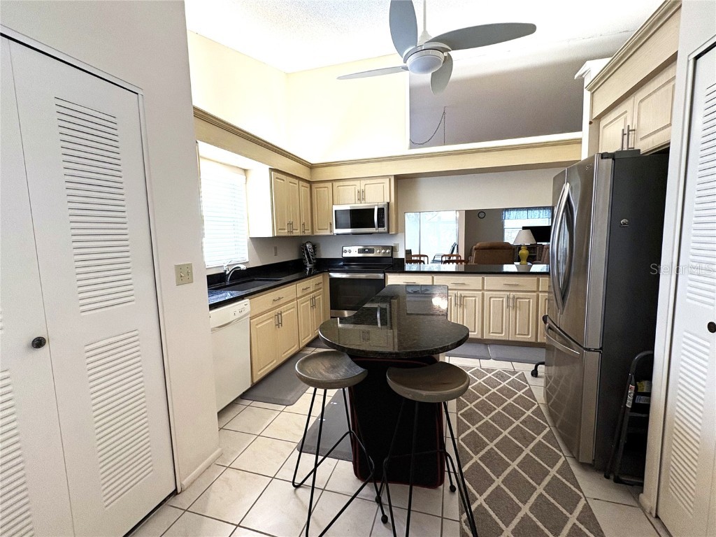 4933 Village Gardens Drive #211 Sarasota FL 34234 A4667888 image5