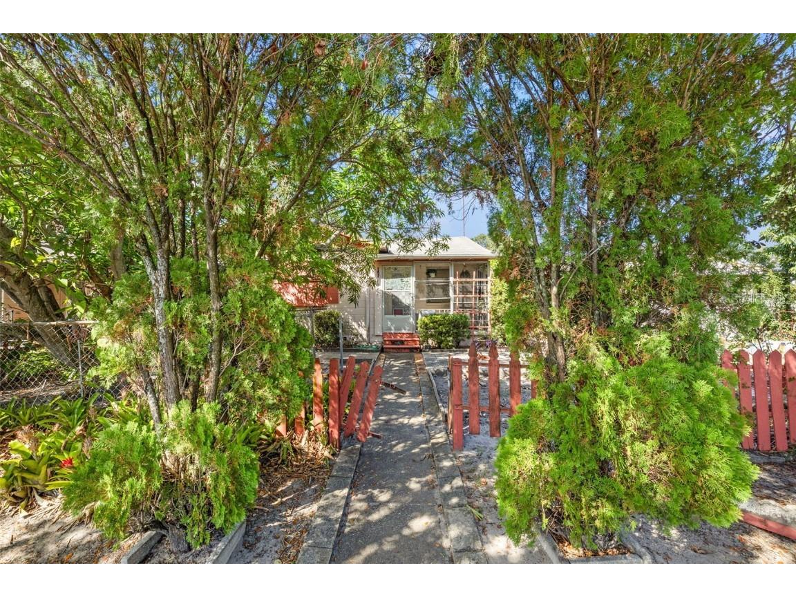 4934 Dr Martin Luther King Jr Street N Saint Petersburg FL 33703 A4584906 image1
