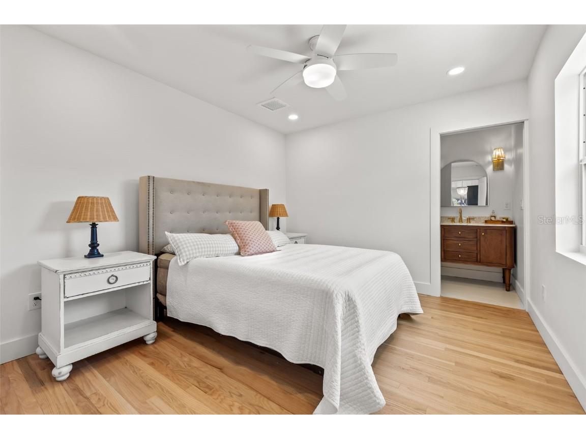 4934 Dr Martin Luther King Jr Street N Saint Petersburg FL 33703 TB8413850 image13