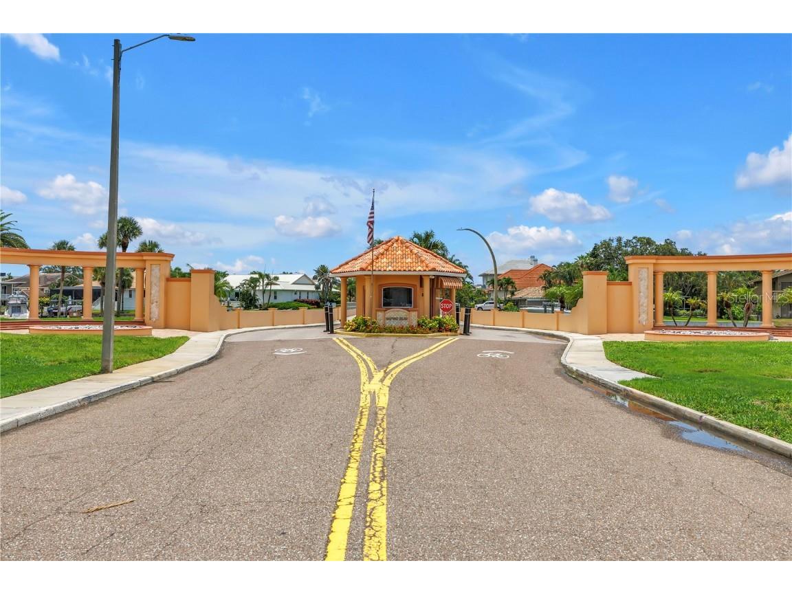 4935 58th Avenue S Saint Petersburg FL 33715 - BOCA CIEGA BAY TB8378596 image82