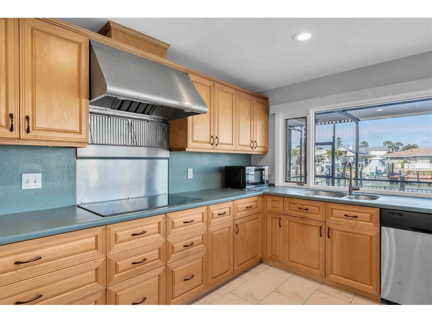 4935 62nd Avenue S Saint Petersburg FL 33715 TB8459428 image10