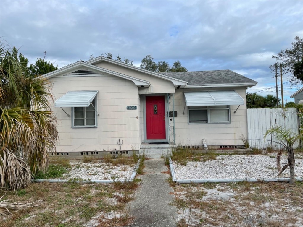 4935 Emerson Avenue S Saint Petersburg FL 33707 U8220792 image1