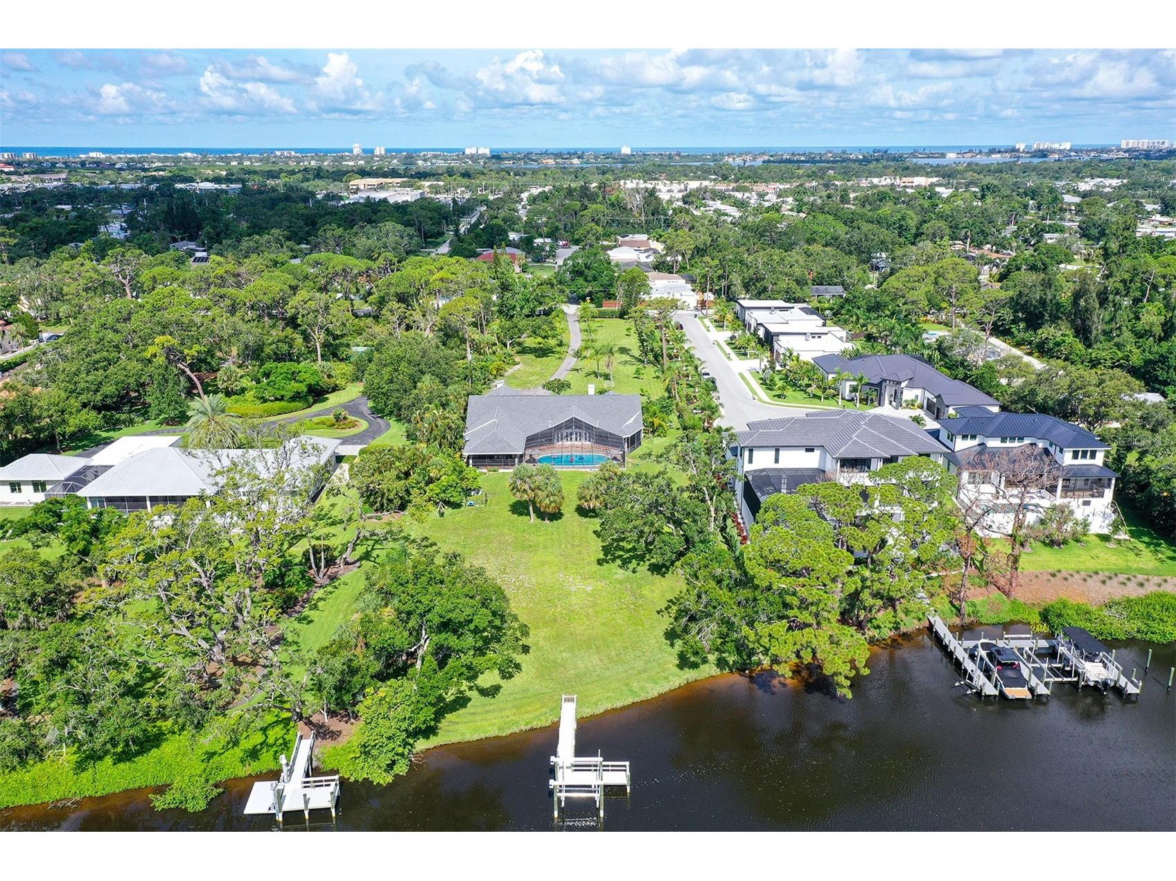 4935 Riverwood Avenue Sarasota FL 34231 - PHILLIPPI CREEK A4692833 image4