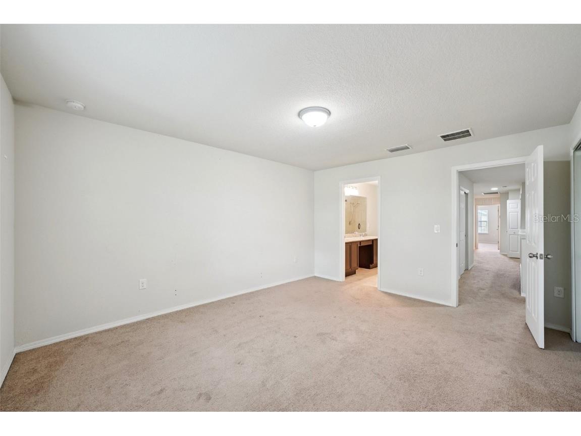 4935 White Sanderling Court Tampa FL 33619 TB8446944 image16