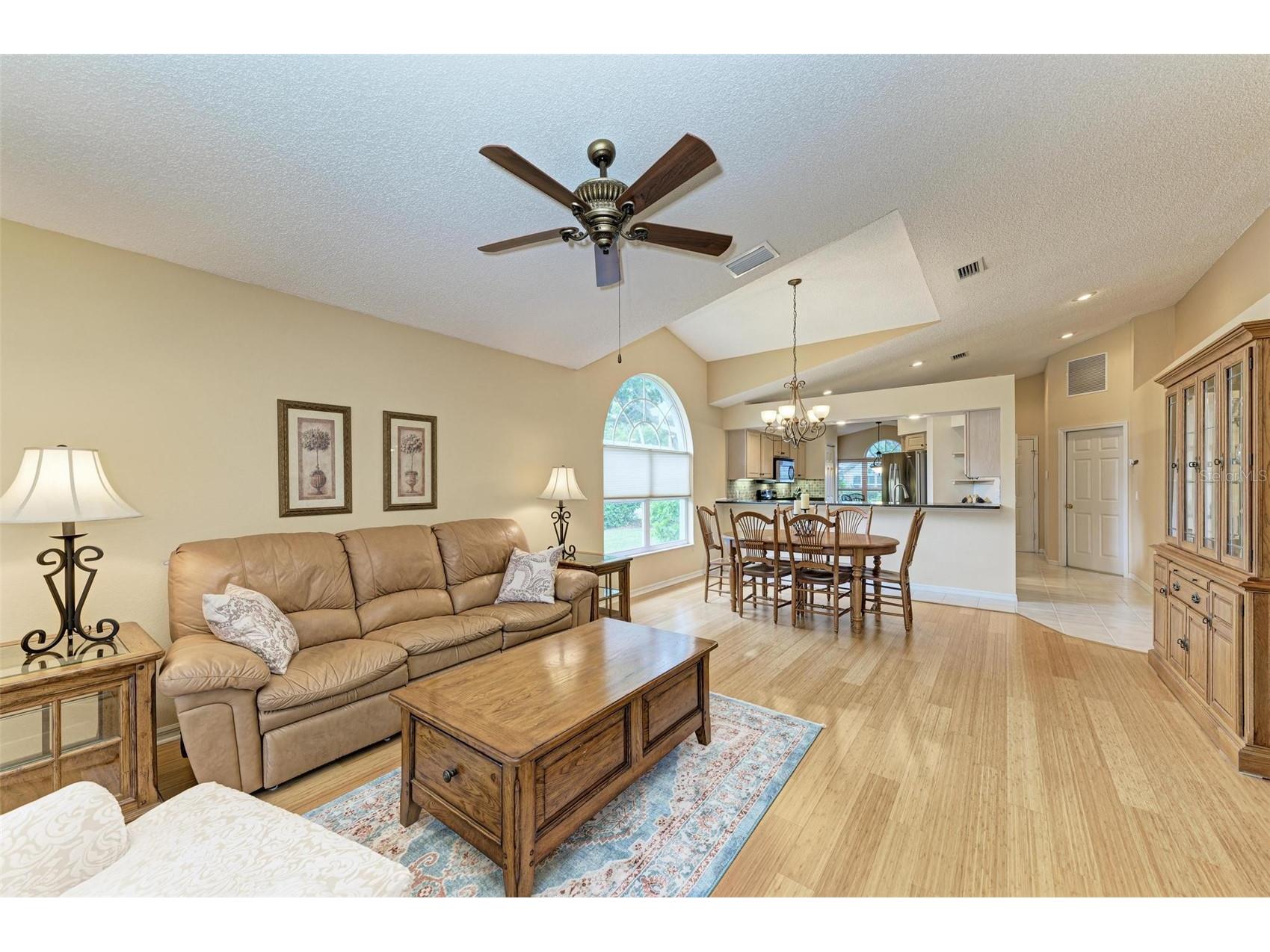 4936 Linsey Court Sarasota FL 34243 A4699184 image10