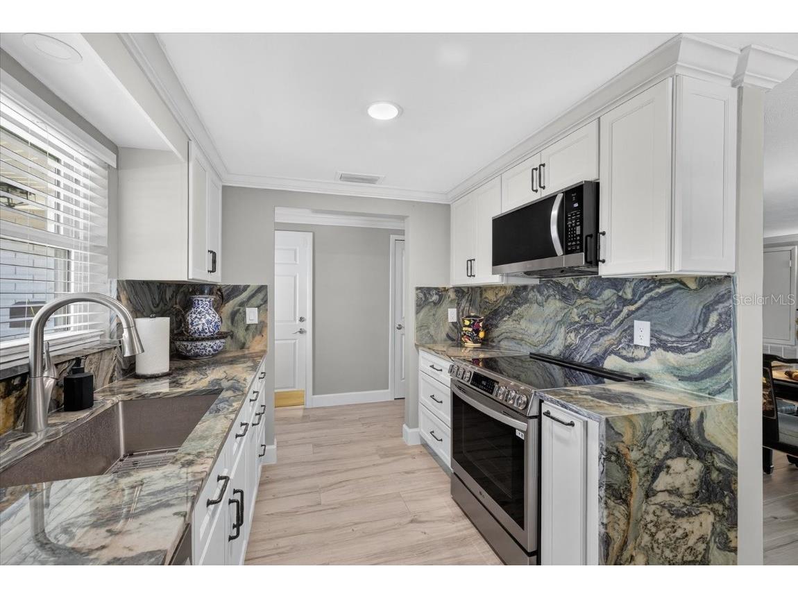 4937 Blue Heron Drive New Port Richey FL 34652 W7879505 image11