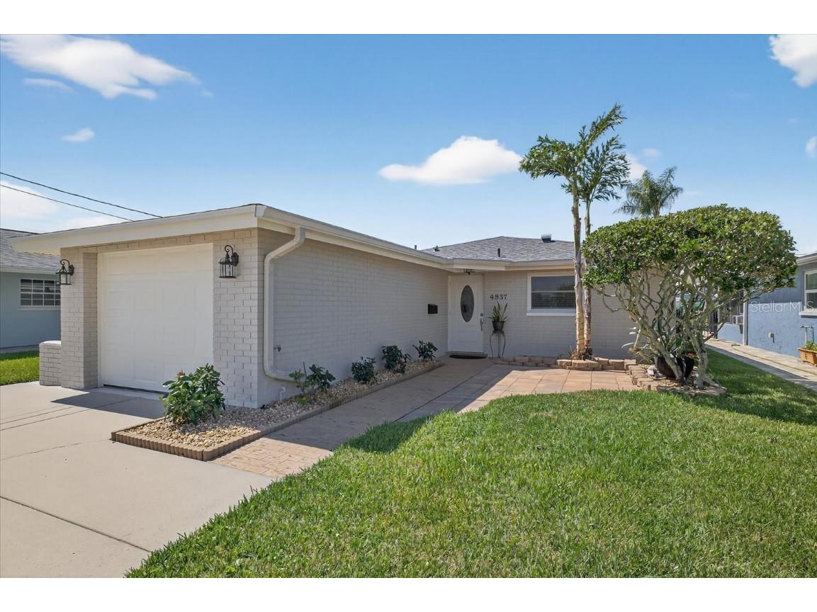 4937 Blue Heron Drive New Port Richey FL 34652 W7879505 image2