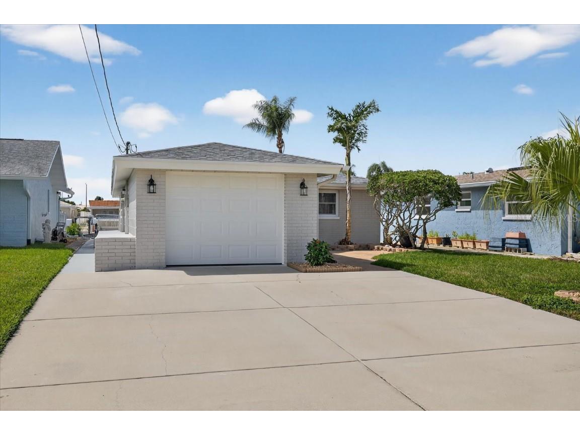 4937 Blue Heron Drive New Port Richey FL 34652 W7879505 image3