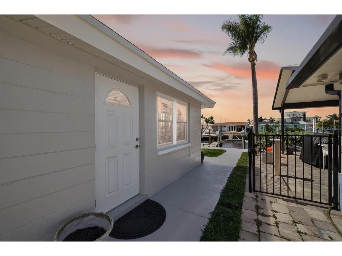 4937 Blue Heron Drive New Port Richey FL 34652 W7879505 image34