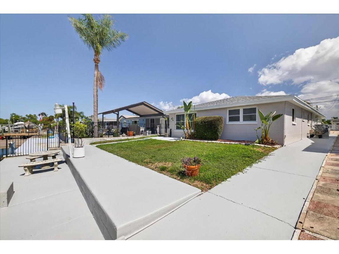 4937 Blue Heron Drive New Port Richey FL 34652 W7879505 image35