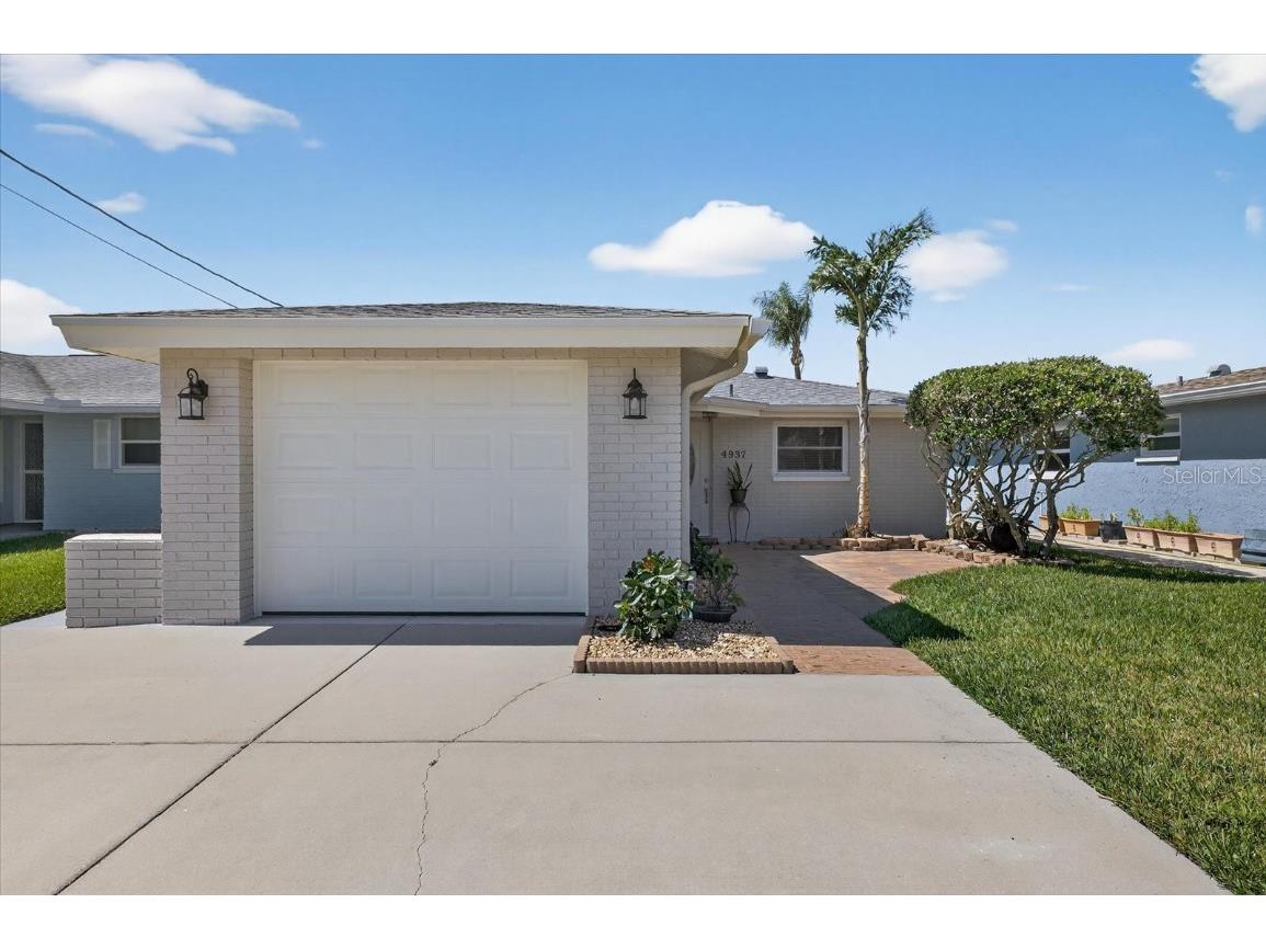 4937 Blue Heron Drive New Port Richey FL 34652 W7879505 image4