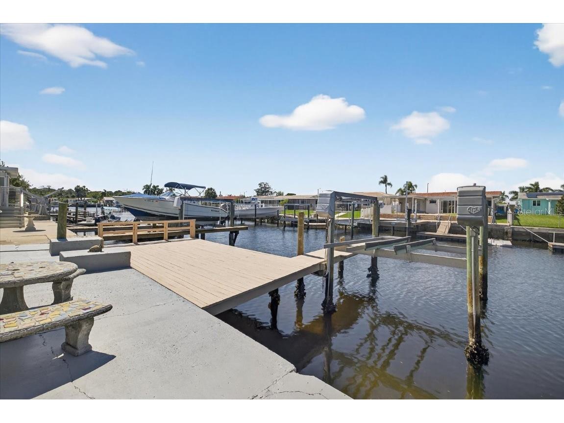 4937 Blue Heron Drive New Port Richey FL 34652 W7879505 image43