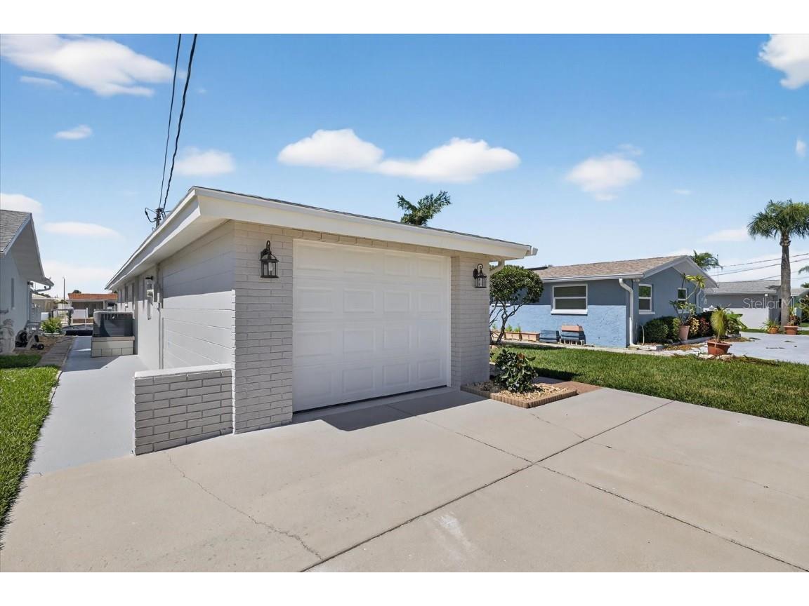 4937 Blue Heron Drive New Port Richey FL 34652 W7879505 image5